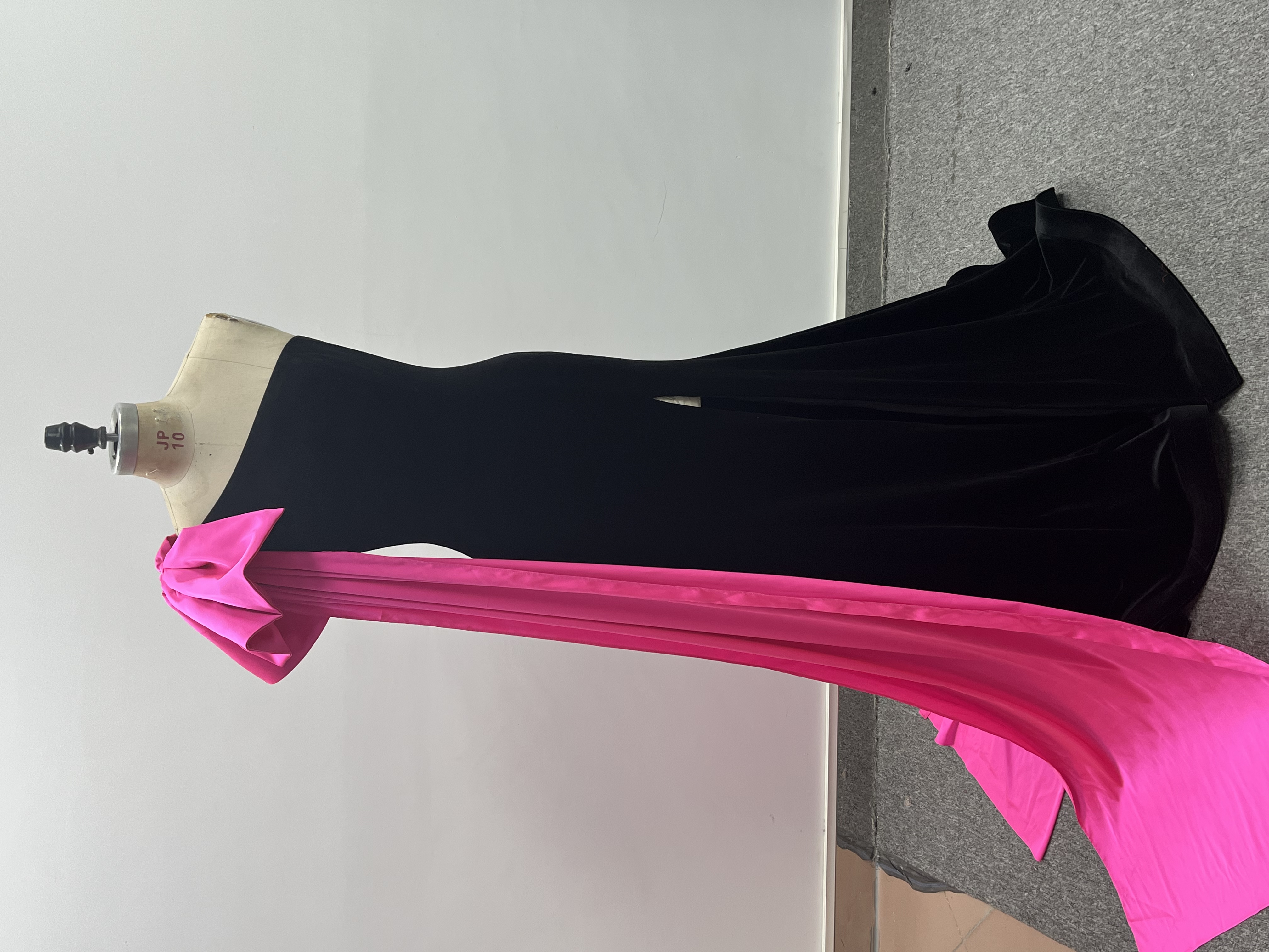 Laissmann women garment development